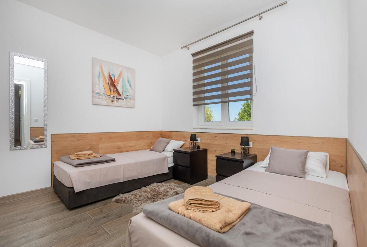 Apartment Holiday Home Doma, Cilipi Near Dubrovnik Exterior foto